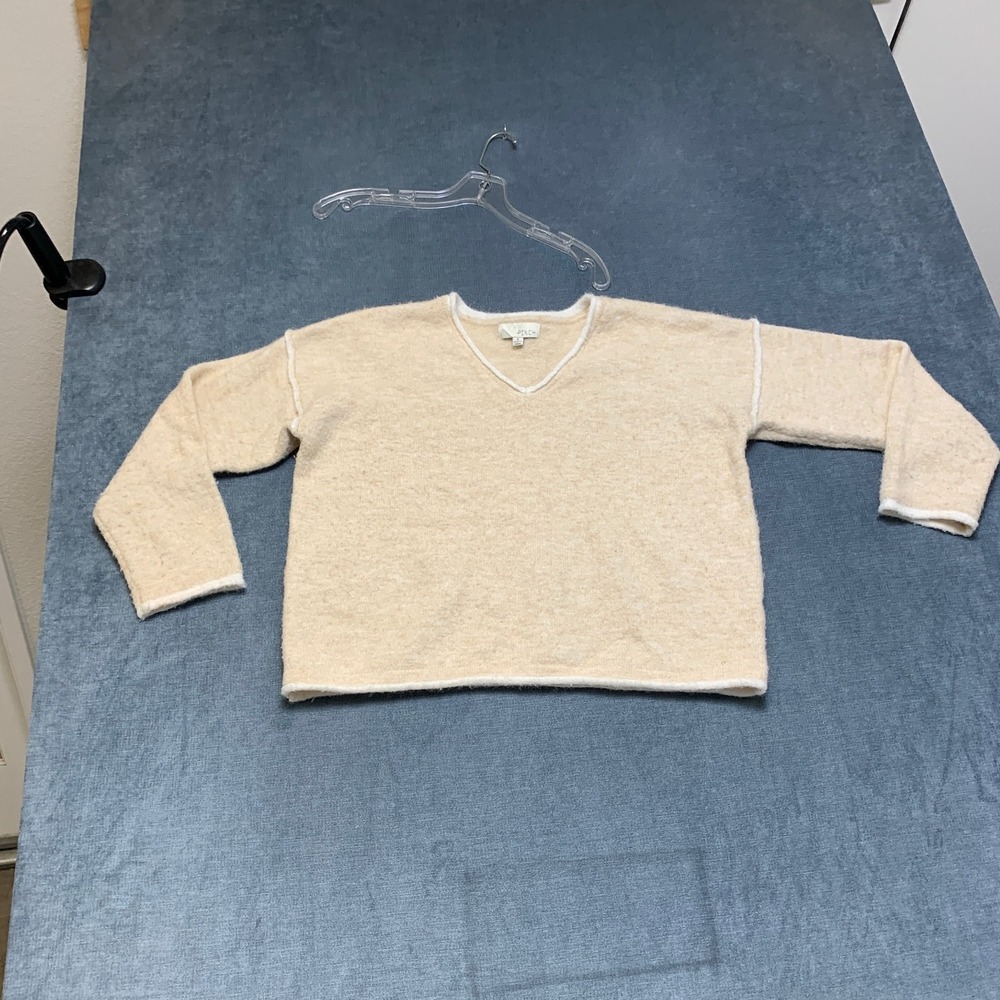 Pinch Sweater Womens Small Beige V Neck Long Sleeve Classic Fit Winter Warm